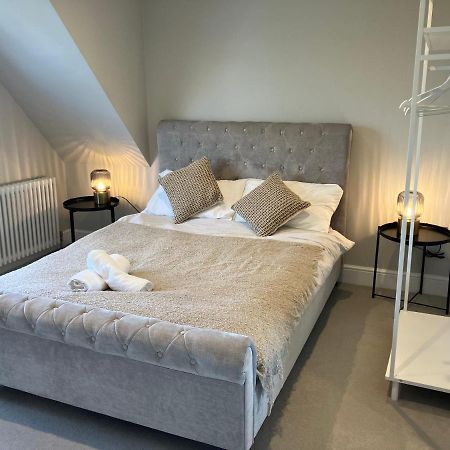 Stylish 1 Bed Flat With Private Terrace In Wimbledon - 3 The Queens London Exteriör bild